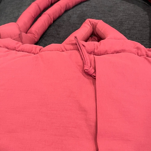 NWOT..Olend Women's Versitile Bag. Wear As A Backpack, Handbag or Shoulder Bag. - Picture 3 of 7